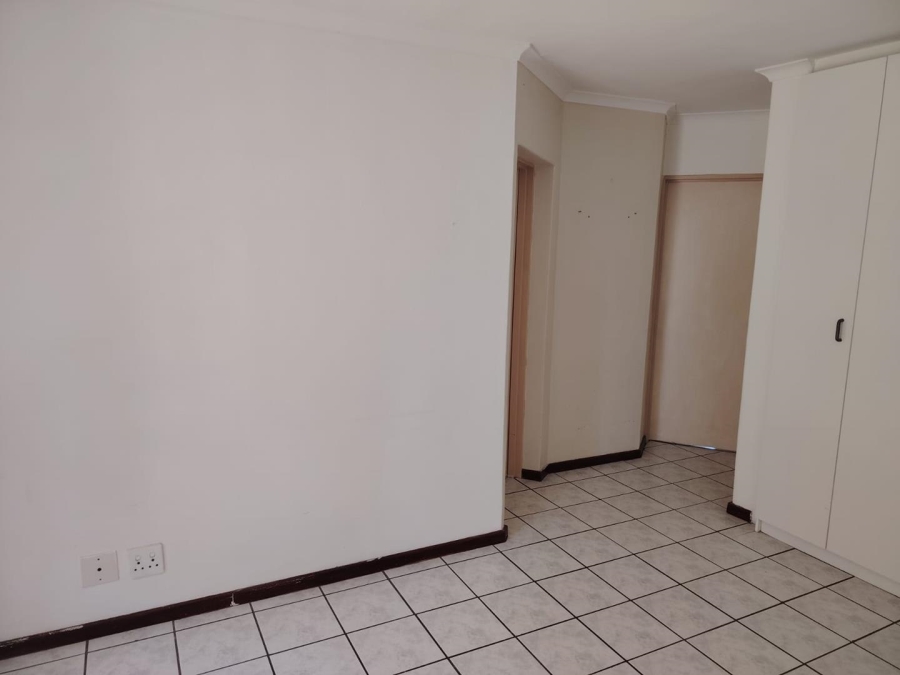 To Let 2 Bedroom Property for Rent in Strand South Western Cape